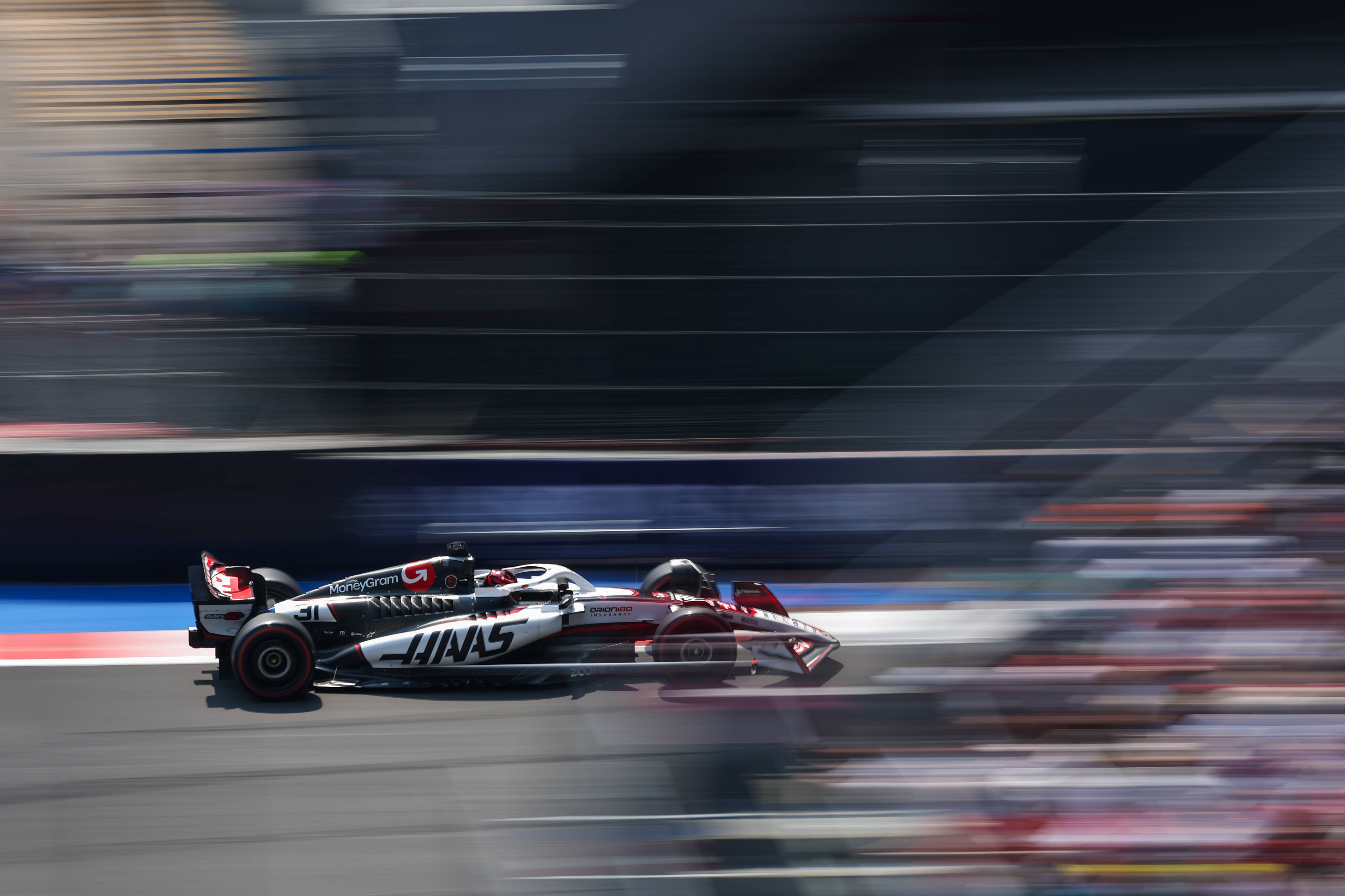 开云平台-梅赛德斯绝杀红牛二队，塞恩斯高光表现