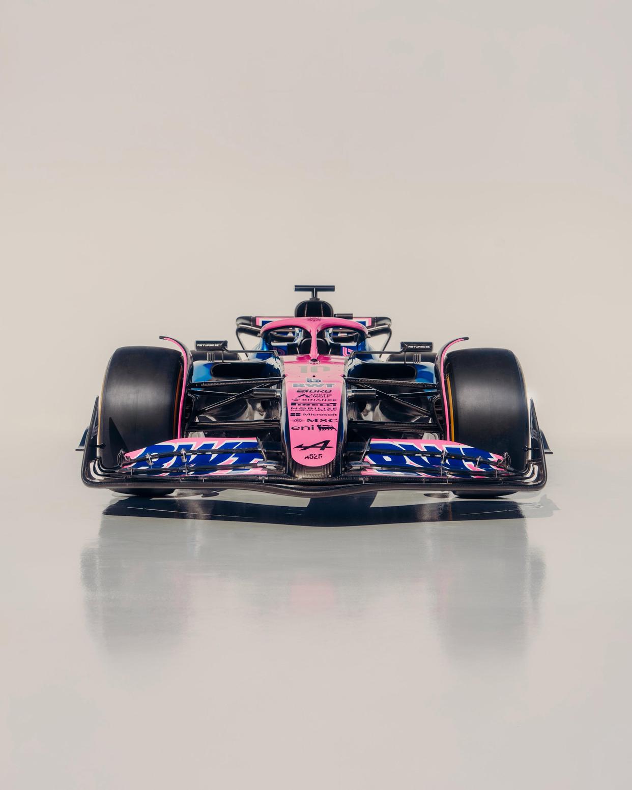 开云体育中国官网-索伯车队横扫阿斯顿马丁，汉密尔顿惊艳四座