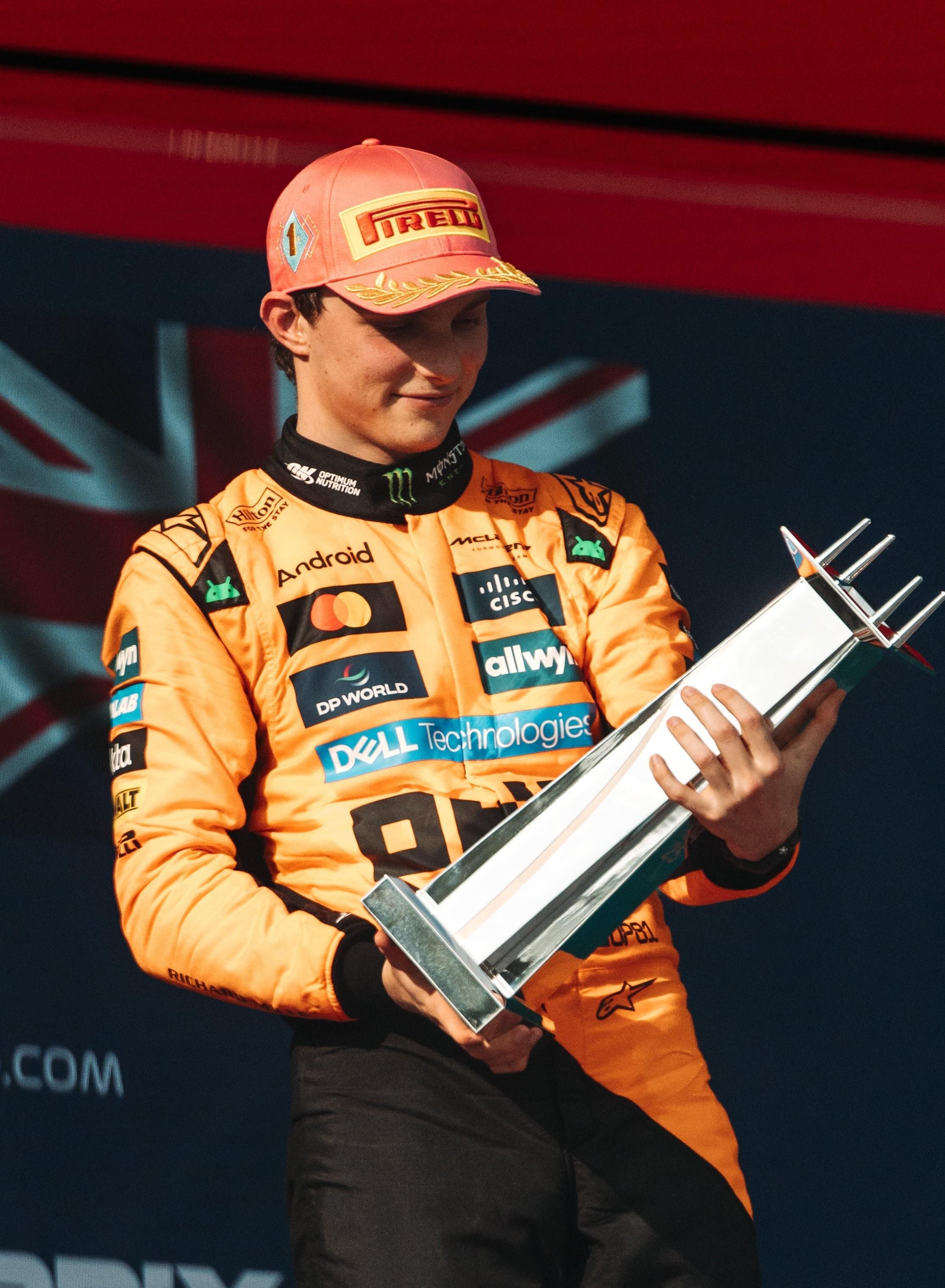 开云体育视频直播-哈斯车队鏖战迈凯伦，勒克莱尔点燃赛场